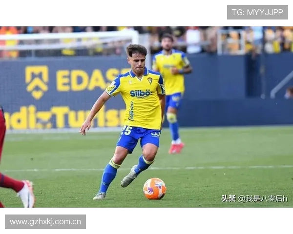 全新赛季开启:全球顶级球员加盟新球队,重磅转会引发热议 全新赛季开启:全球顶级球员加盟新球队,重磅转会引发热议