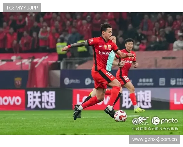 拜仁慕尼黑宣布签约新援球队阵容再度强大引发球迷热议